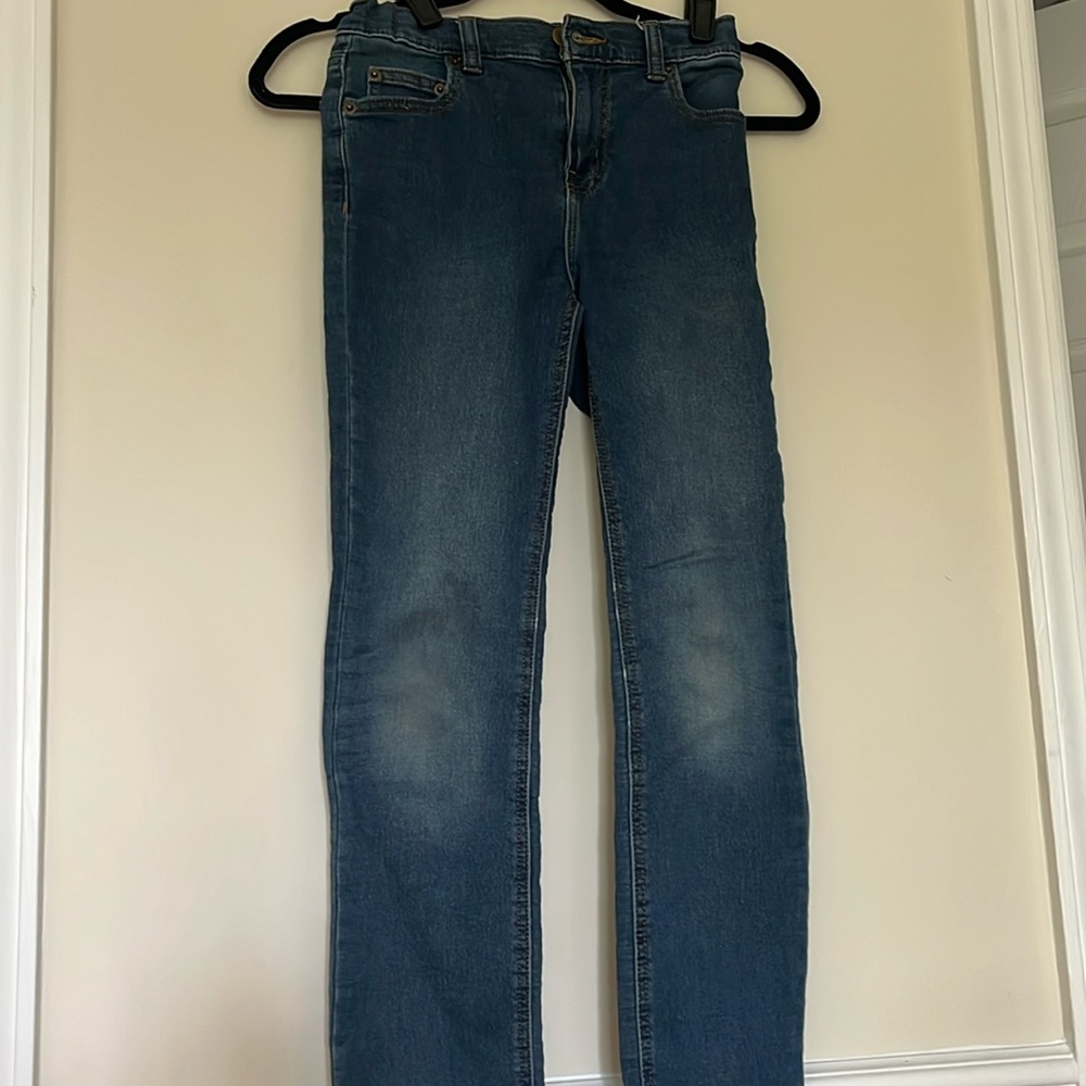 Boys slim jeans. Gently used,soft material. Cotton and 2% Spandex.